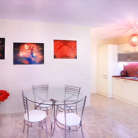 Duplex In Sintriacourtpremium شقة بالشيك