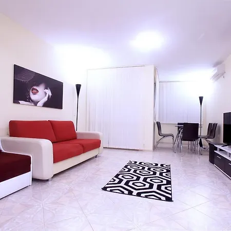 Duplex In Sintriacourtpremium شقة *